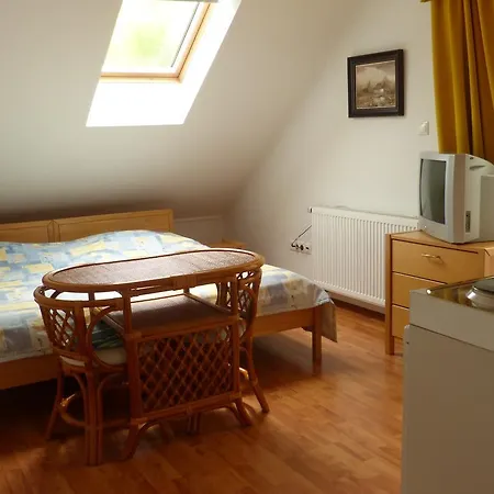Kora Panzio Guest house Tihany