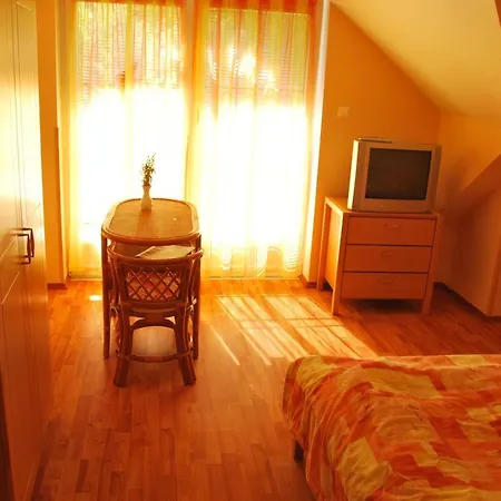 Kora Panzio Guest house Tihany